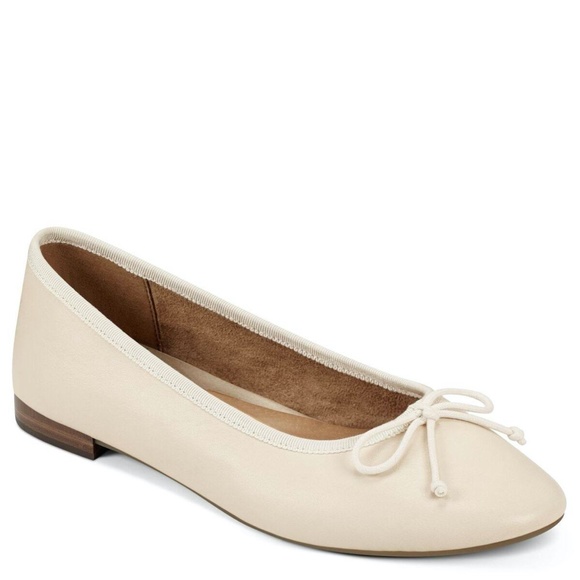 AEROSOLES Shoes - NWT Aerosole’s Homerun Beige Ballet Flats 8.5